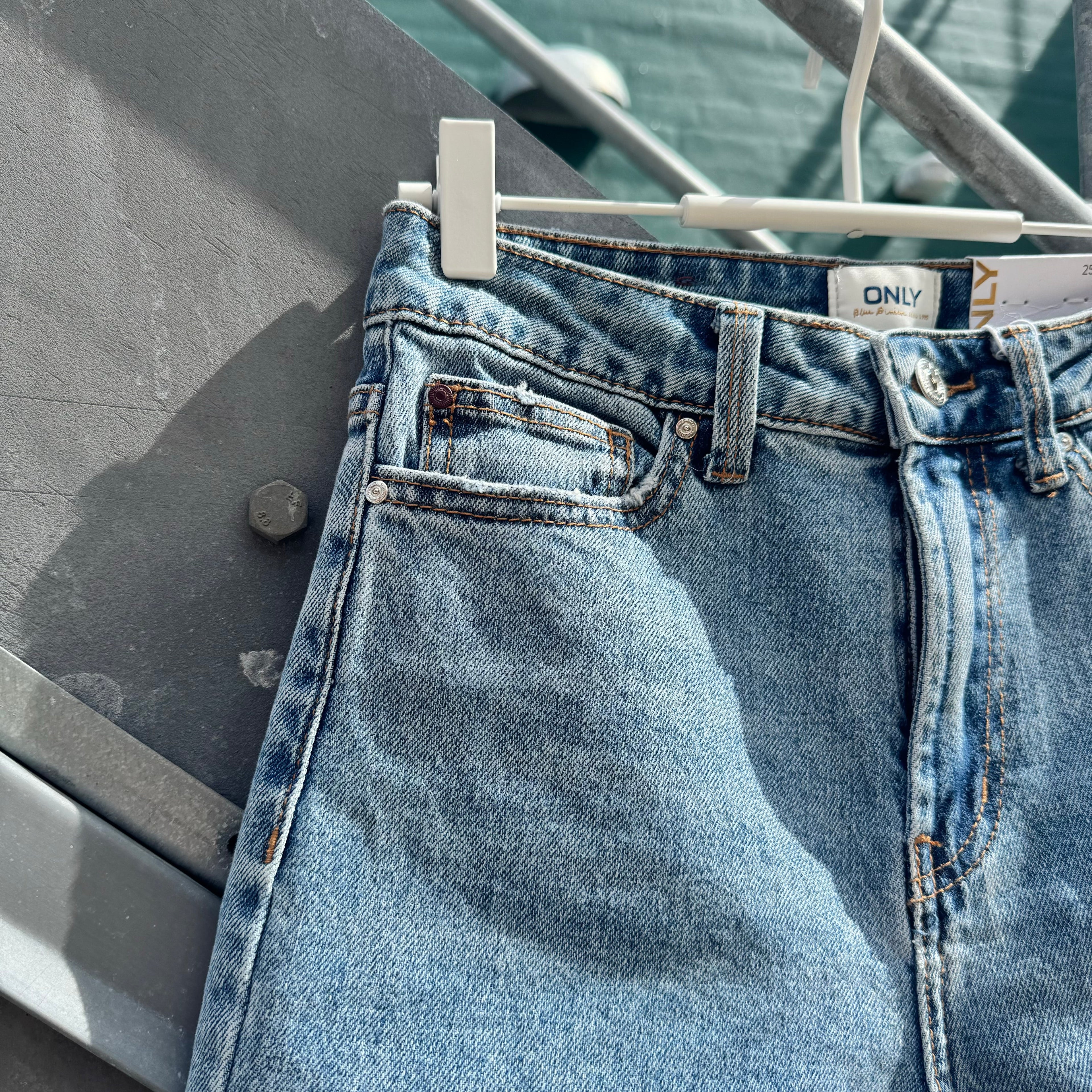 ONLY - SHORTS - EMILY HW 15171550 - LIGHT BLUE DENIM