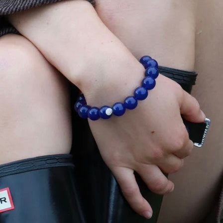 SOÏ - KRYSTAL ARMBÅND - CHUNKY LAPIS LAZULI 12 MM.