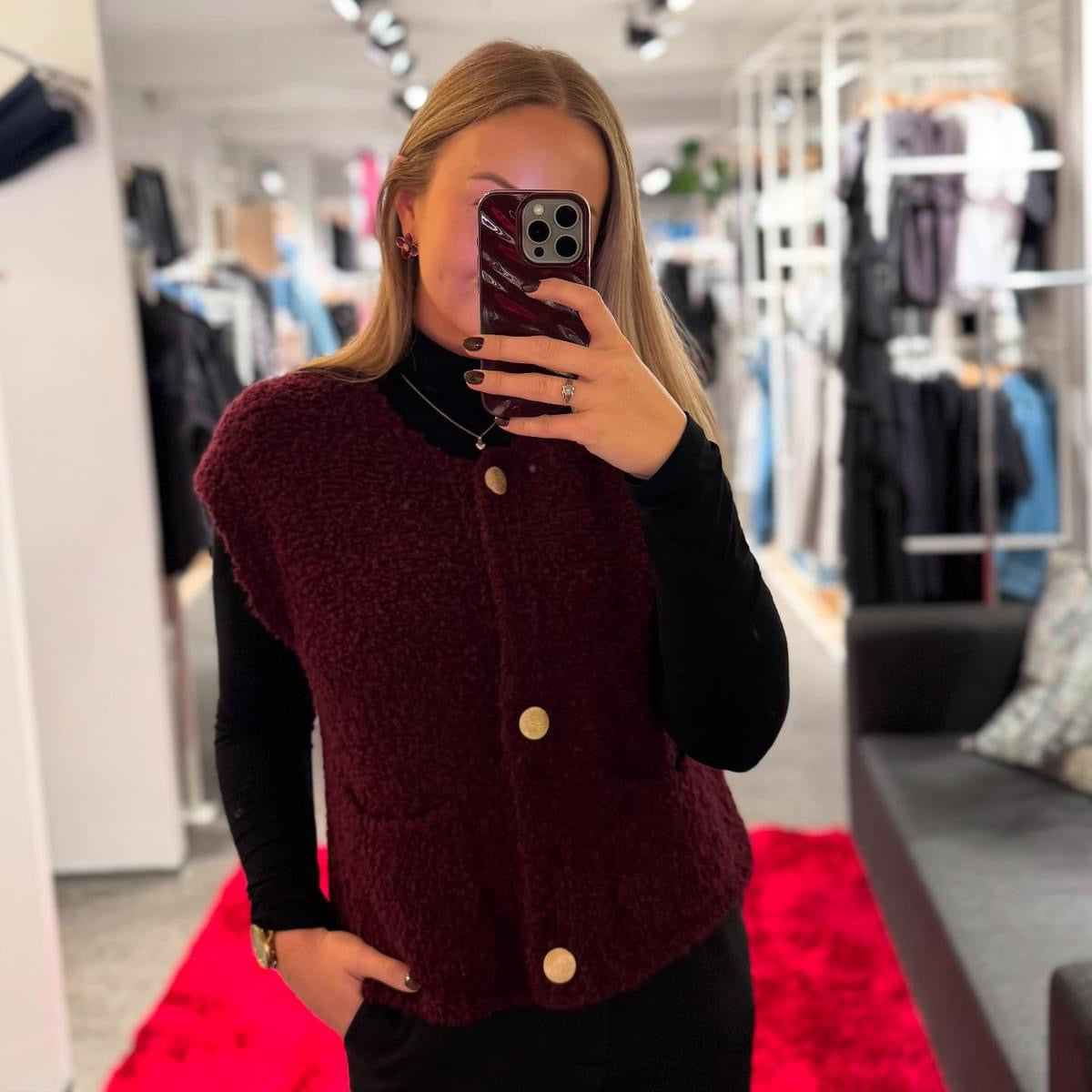 MARTA DU CHATEAU - VEST - AURA 5172 - WINE