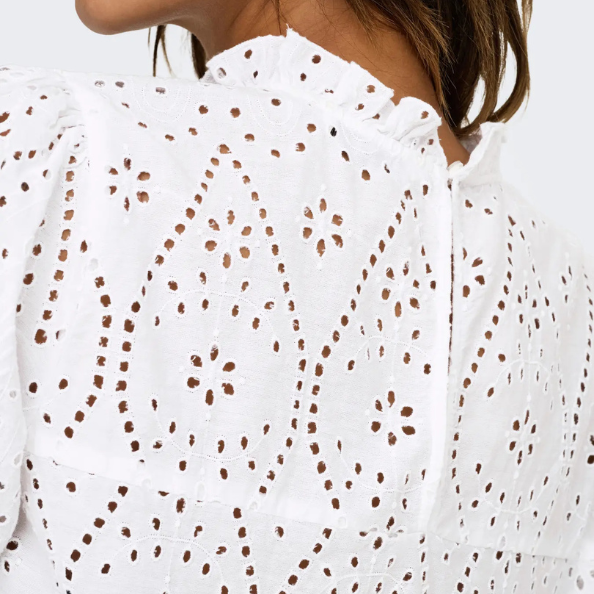 ONLY - BLUSE - NYLA TULUM 15343163 - BRIGHT WHITE EMB.