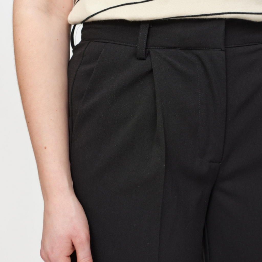 SOFT REBELS - SHORTS - VILJA SR324-738 - SORT