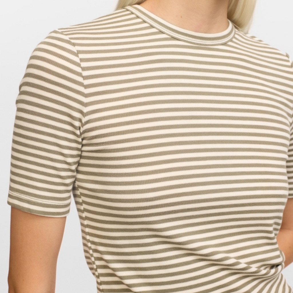 SOFT REBELS - T-SHIRT - FENJA SR124-304 - VETIVER
