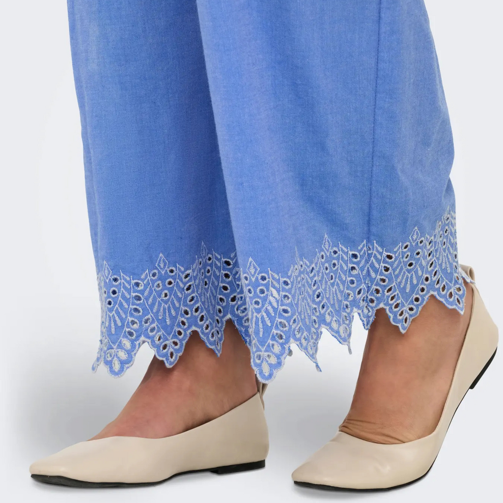 ONLY - BUKS - PAULA TULUM 15343184 - BLUE BONNET/BRIGHT WHITE EMB.