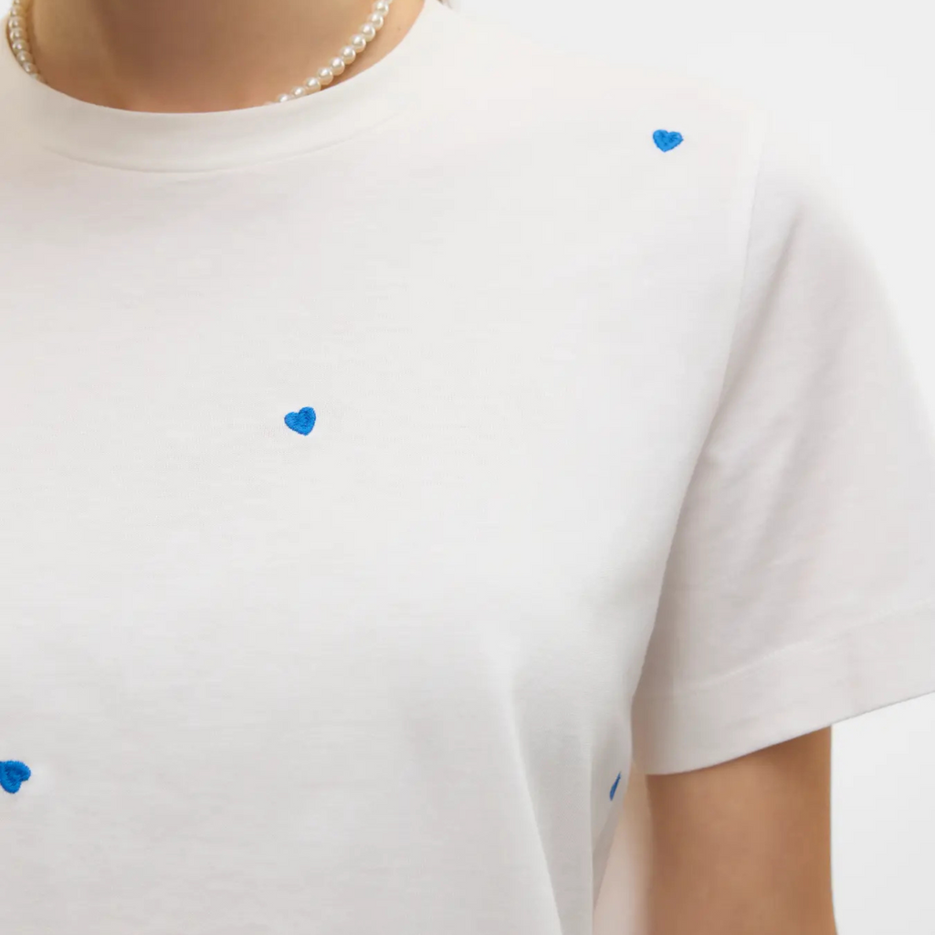 VERO MODA - T-SHIRT - SOLVEI METTE 10325318 - SNOW WHITE PRINT/HEARTS